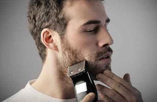 男性養(yǎng)生常識 兩個時刻不要刮胡子