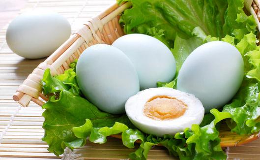 咸鴨蛋那么咸還能吃嗎？