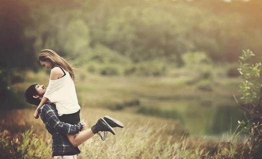 如何巧妙搭訕心儀的男性?