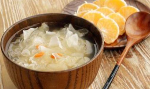 飲食養出好身體:香梨銀耳羹的做法