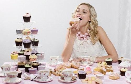 暴飲暴食或是情緒不穩(wěn)定