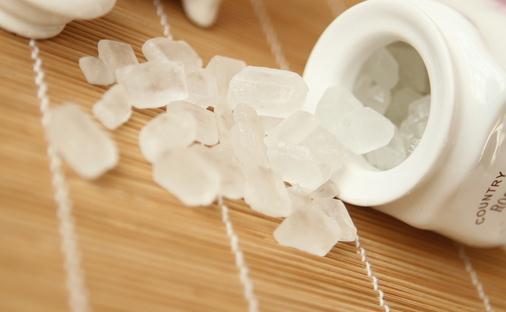 如何碎大塊冰糖?