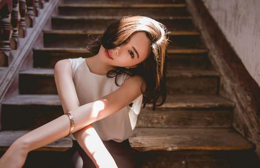 患有厭食癥的女孩大多有自閉癥癥狀