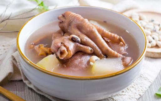 初伏養(yǎng)生食譜：節(jié)瓜雞腳湯養(yǎng)胃又消暑