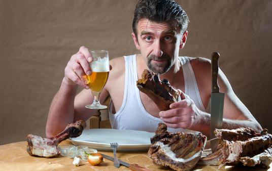 男人喝酒的最佳時(shí)間和飲量