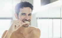 男人需要正確刷牙！