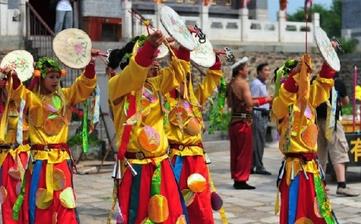 【錫伯族】錫伯族簡(jiǎn)介_傳統(tǒng)節(jié)日_風(fēng)俗習(xí)慣_服飾_舞蹈_美食_文化 【錫伯族】錫伯族簡(jiǎn)介_傳統(tǒng)節(jié)日_風(fēng)俗習(xí)慣_服飾_舞蹈_美食_文化