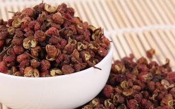 【花椒】花椒的功效與作用_花椒面的做法_花椒水泡腳_花椒油 【花椒】花椒的功效與作用_花椒面的做法_花椒水泡腳_花椒油