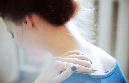 頸部保養有5招：頸部也要去角質