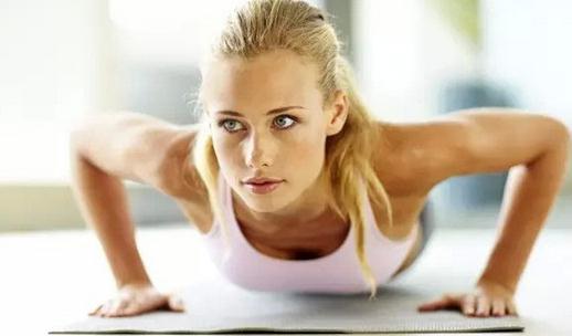 更年期子宮出血的原因是什么？