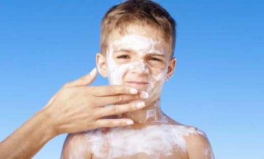 冬季如何幫助寶寶護(hù)理肌膚