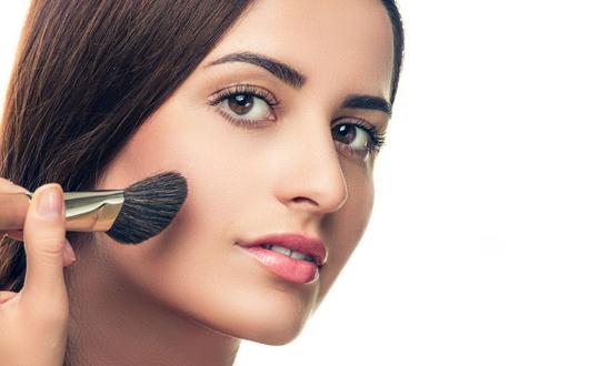 機艙干燥？如何在飛機上護膚