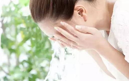 洗臉很簡單？為你揭秘洗臉4大誤區