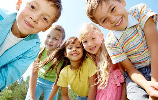 為啥孩子新?lián)Q的門牙特別大?