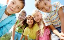 為啥孩子新?lián)Q的門(mén)牙特別大？