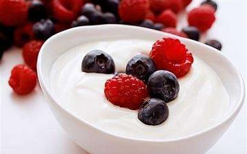 【脫脂酸奶】脫脂酸奶的營(yíng)養(yǎng)價(jià)值_脫脂酸奶的功效和作用_什么牌子的脫脂酸奶好 【脫脂酸奶】脫脂酸奶的營(yíng)養(yǎng)價(jià)值_脫脂酸奶的功效和作用_什么牌子的脫脂酸奶好