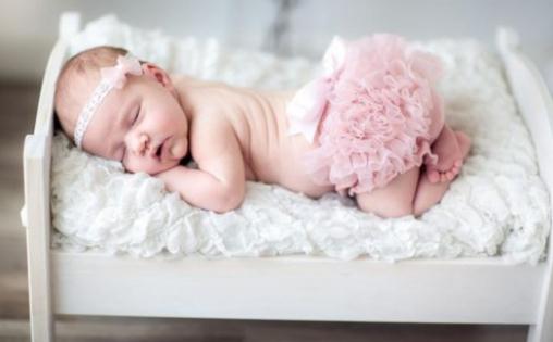 如何給寶寶剃胎毛?