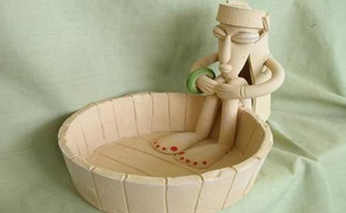 熱水泡腳有哪些好處?