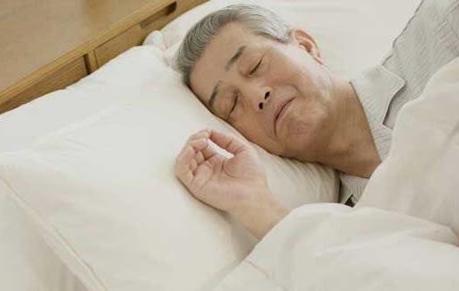 為啥裸睡不適合老年人?