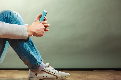 常玩手機(jī)眼睛不適怎么辦?