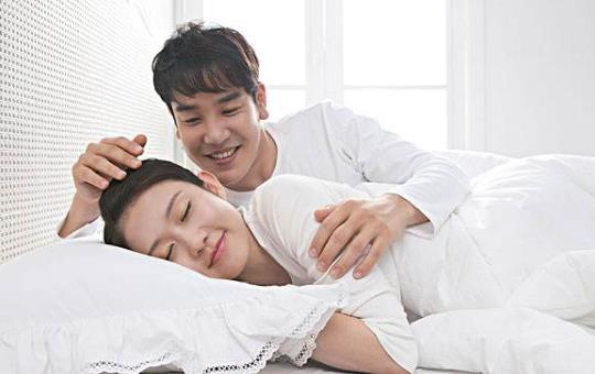 夫妻之間怎樣睡覺最健康?