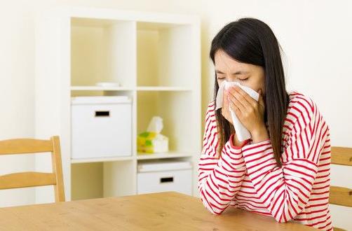 打噴嚏是怎么回事?