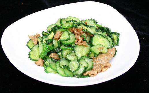 炒菜應該什么時候放鹽?