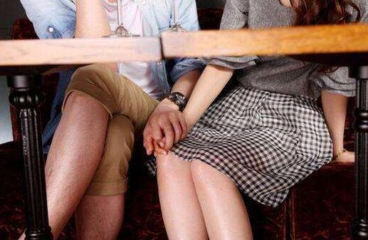 這些行為的潛臺(tái)詞是：出軌！