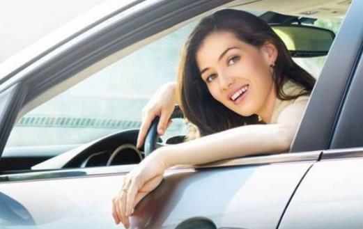 開車一族后背酸痛的原因