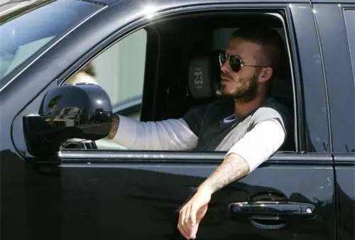 雪天里開(kāi)車有哪些注意事項(xiàng)