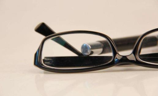如何保養好眼鏡鏡片