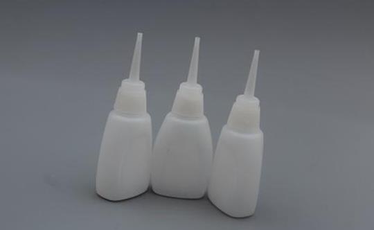 手被502膠水粘住了怎么辦