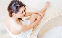 夏季如何清洗衣服上的汗漬