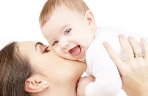 嚼飯喂孩子的危害有哪些