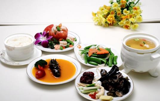 月子餐是什么？產(chǎn)婦有必要吃月子餐嗎