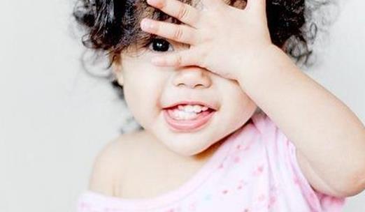 孩子斜視的原因與癥狀