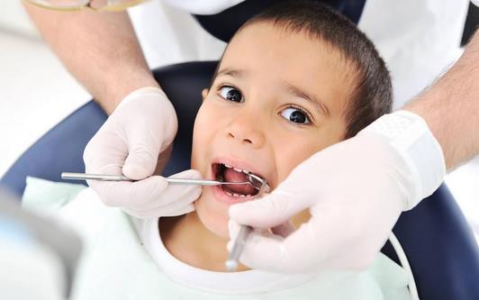 兒童換牙過(guò)早或過(guò)晚是怎么回事