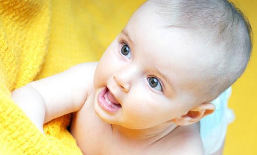 如何幫寶寶護(hù)理小屁屁?