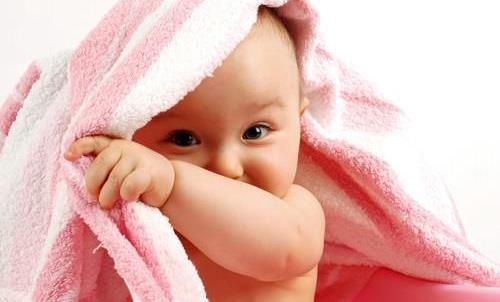 寶寶嘔吐是什么原因引起的