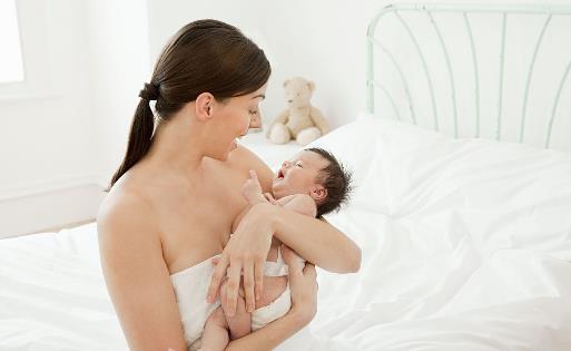 寶寶什么時(shí)候理發(fā)最好