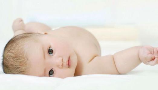 嬰兒吐奶是怎么回事