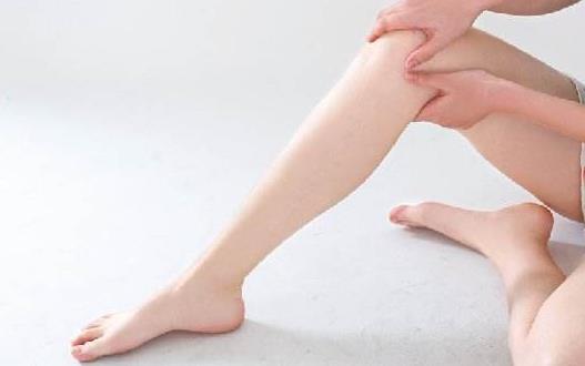 腳底板疼是怎么回事