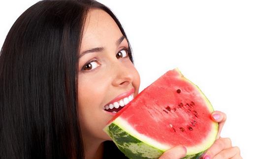 用西瓜皮敷臉有什么好處