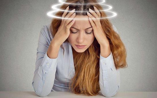 這些食物會引發偏頭痛！