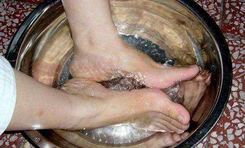 男人冬季六個(gè)動(dòng)作即可預(yù)防腎虛