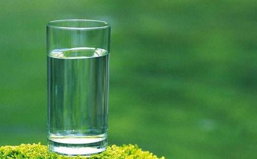 男人多喝水能滋養前列腺