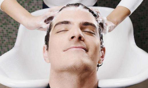 秋冬換季掉發多 是脫發病嗎