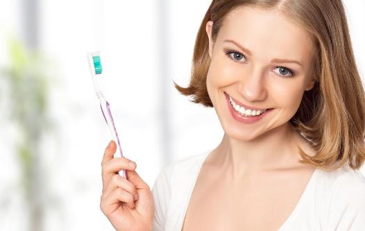 刷牙誤區(qū)你做過幾個？