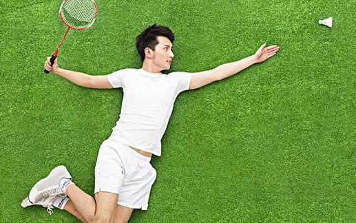 中年男士健身多玩三種“球”