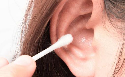 清潔耳垢的常見做法其實都是錯誤的!